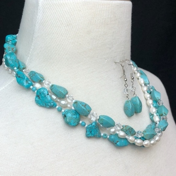 Stunning Turquoise Stones Pearls 3 Row Necklace and Earrings Set - Picture 3 of 3